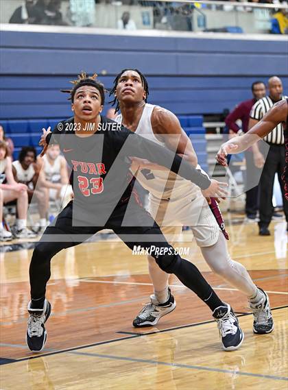 Thumbnail 1 in Furr vs Silsbee (UIL 4A Reg III Semifinal) photogallery.