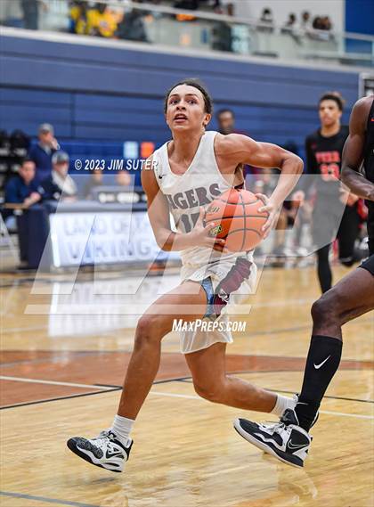 Thumbnail 3 in Furr vs Silsbee (UIL 4A Reg III Semifinal) photogallery.