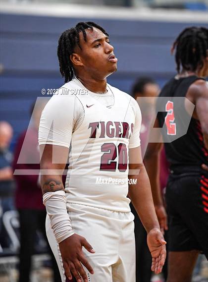 Thumbnail 2 in Furr vs Silsbee (UIL 4A Reg III Semifinal) photogallery.