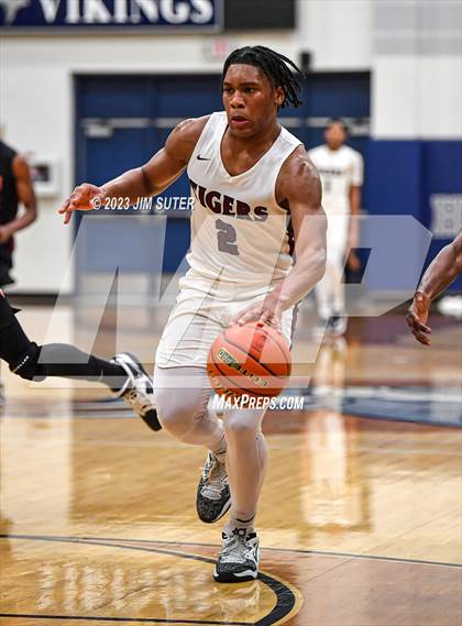 Thumbnail 1 in Furr vs Silsbee (UIL 4A Reg III Semifinal) photogallery.