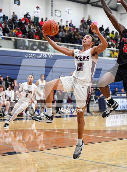 Thumbnail 3 in Furr vs Silsbee (UIL 4A Reg III Semifinal) photogallery.