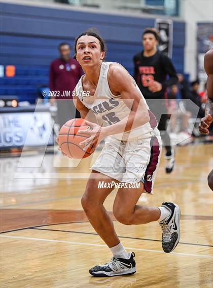 Thumbnail 2 in Furr vs Silsbee (UIL 4A Reg III Semifinal) photogallery.