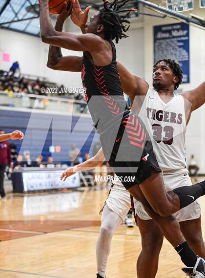 Thumbnail 2 in Furr vs Silsbee (UIL 4A Reg III Semifinal) photogallery.