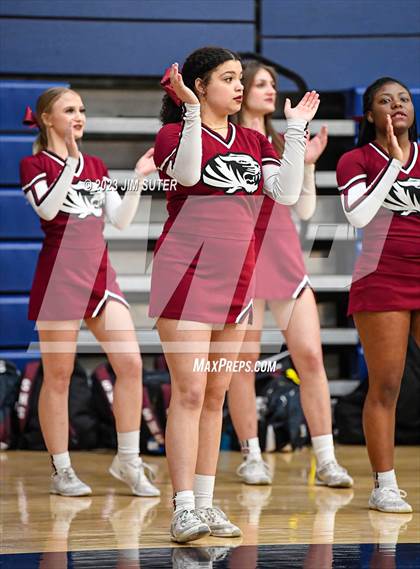 Thumbnail 2 in Furr vs Silsbee (UIL 4A Reg III Semifinal) photogallery.