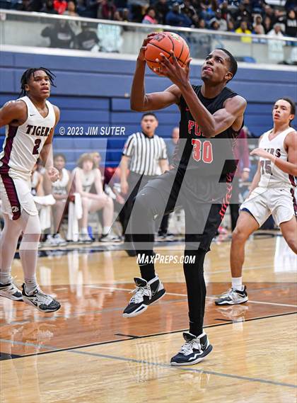 Thumbnail 3 in Furr vs Silsbee (UIL 4A Reg III Semifinal) photogallery.