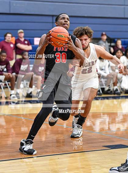 Thumbnail 3 in Furr vs Silsbee (UIL 4A Reg III Semifinal) photogallery.