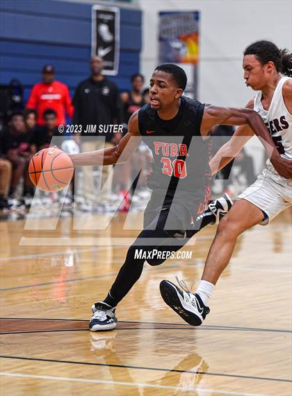 Thumbnail 2 in Furr vs Silsbee (UIL 4A Reg III Semifinal) photogallery.