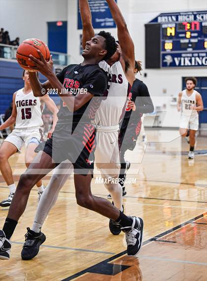 Thumbnail 3 in Furr vs Silsbee (UIL 4A Reg III Semifinal) photogallery.