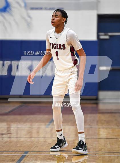 Thumbnail 1 in Furr vs Silsbee (UIL 4A Reg III Semifinal) photogallery.