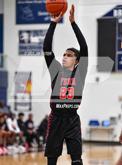 Thumbnail 1 in Furr vs Silsbee (UIL 4A Reg III Semifinal) photogallery.