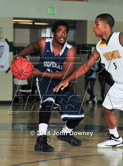 Thumbnail 2 in Silverado vs. Edison (MaxPreps Holiday Classic) photogallery.