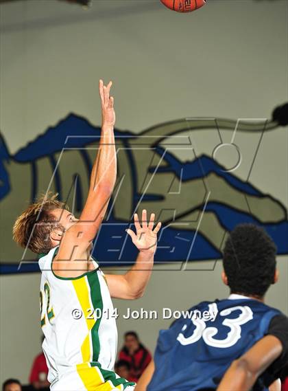 Thumbnail 3 in Silverado vs. Edison (MaxPreps Holiday Classic) photogallery.