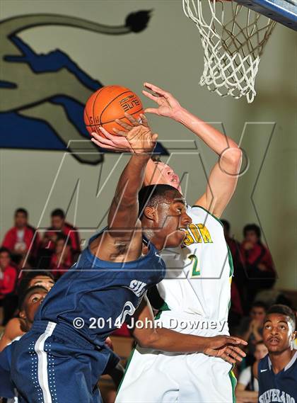 Thumbnail 1 in Silverado vs. Edison (MaxPreps Holiday Classic) photogallery.