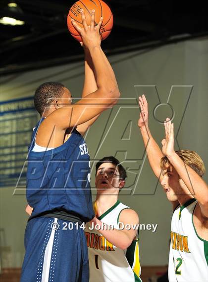 Thumbnail 3 in Silverado vs. Edison (MaxPreps Holiday Classic) photogallery.