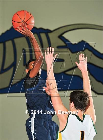 Thumbnail 3 in Silverado vs. Edison (MaxPreps Holiday Classic) photogallery.