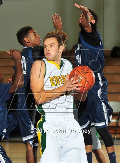 Thumbnail 2 in Silverado vs. Edison (MaxPreps Holiday Classic) photogallery.