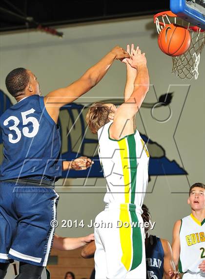 Thumbnail 1 in Silverado vs. Edison (MaxPreps Holiday Classic) photogallery.