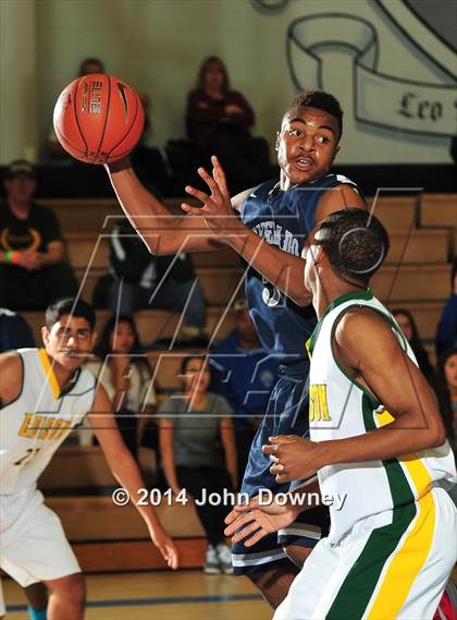 Thumbnail 2 in Silverado vs. Edison (MaxPreps Holiday Classic) photogallery.