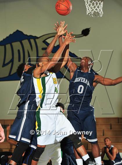 Thumbnail 2 in Silverado vs. Edison (MaxPreps Holiday Classic) photogallery.