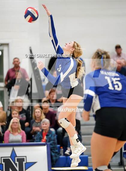 Thumbnail 2 in East Bernard vs. Hardin (UIL 3A Regional Quarterfinal) photogallery.