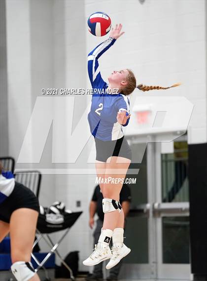 Thumbnail 2 in East Bernard vs. Hardin (UIL 3A Regional Quarterfinal) photogallery.