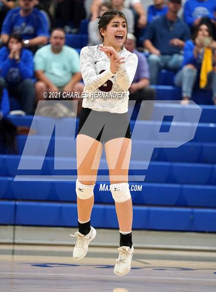 Thumbnail 2 in East Bernard vs. Hardin (UIL 3A Regional Quarterfinal) photogallery.
