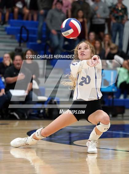 Thumbnail 1 in East Bernard vs. Hardin (UIL 3A Regional Quarterfinal) photogallery.