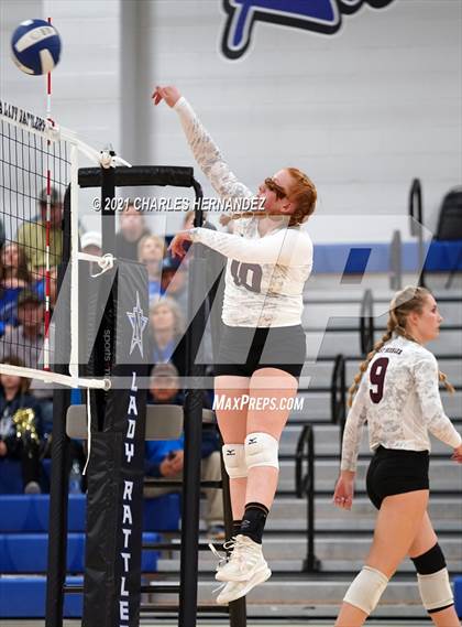Thumbnail 1 in East Bernard vs. Hardin (UIL 3A Regional Quarterfinal) photogallery.
