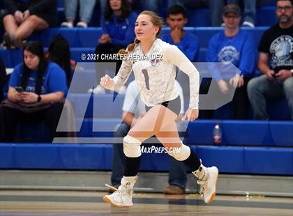 Thumbnail 2 in East Bernard vs. Hardin (UIL 3A Regional Quarterfinal) photogallery.