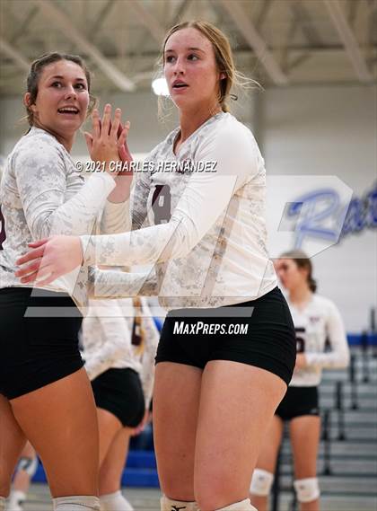Thumbnail 1 in East Bernard vs. Hardin (UIL 3A Regional Quarterfinal) photogallery.