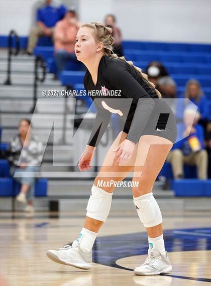 Thumbnail 2 in East Bernard vs. Hardin (UIL 3A Regional Quarterfinal) photogallery.