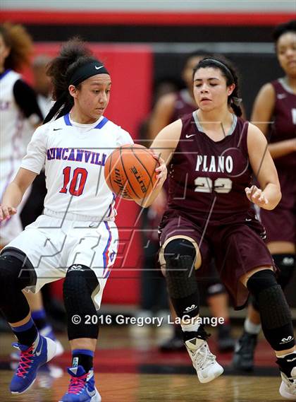 Thumbnail 2 in Duncanville vs. Plano photogallery.