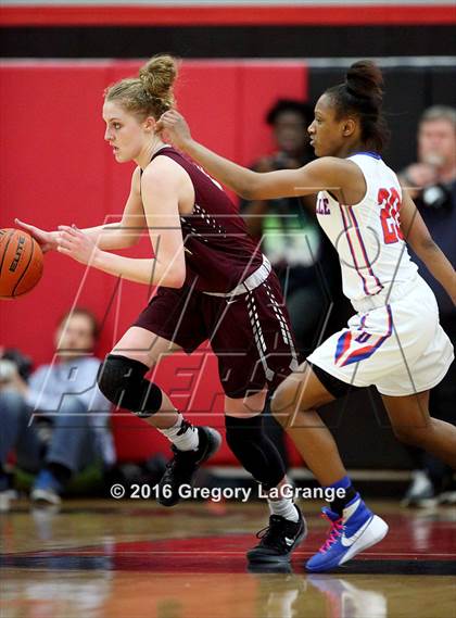 Thumbnail 3 in Duncanville vs. Plano photogallery.