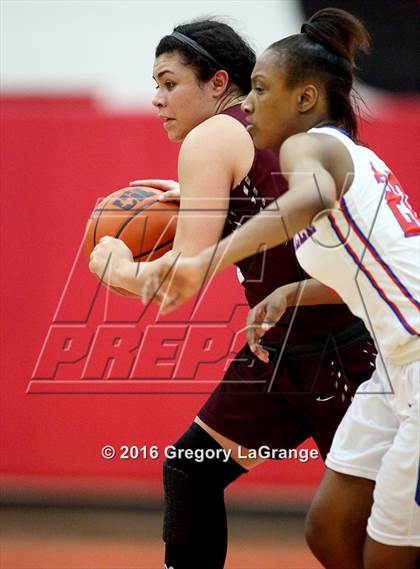 Thumbnail 2 in Duncanville vs. Plano photogallery.