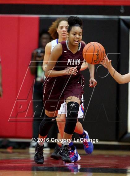Thumbnail 1 in Duncanville vs. Plano photogallery.
