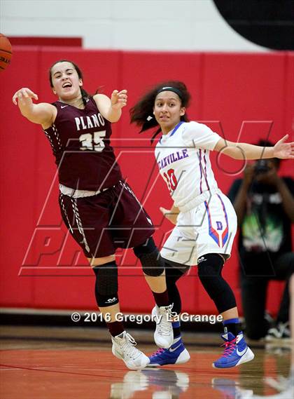 Thumbnail 2 in Duncanville vs. Plano photogallery.