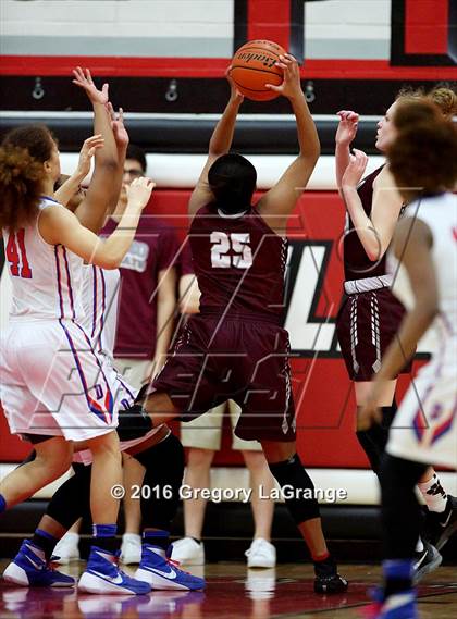 Thumbnail 3 in Duncanville vs. Plano photogallery.