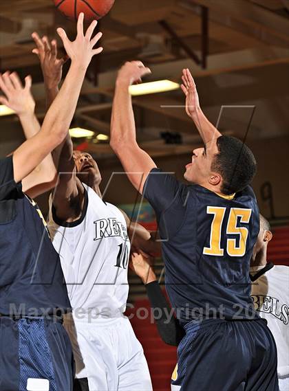 Thumbnail 2 in Miller vs. Bellevue (MaxPreps Holiday Classic) photogallery.