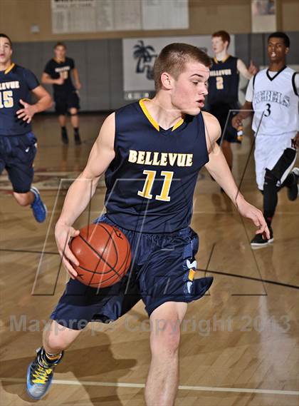 Thumbnail 2 in Miller vs. Bellevue (MaxPreps Holiday Classic) photogallery.