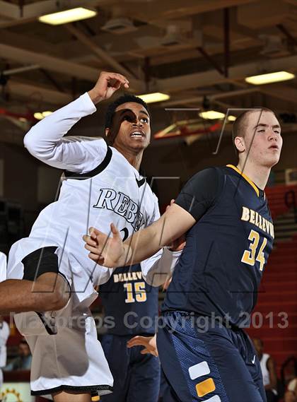 Thumbnail 2 in Miller vs. Bellevue (MaxPreps Holiday Classic) photogallery.