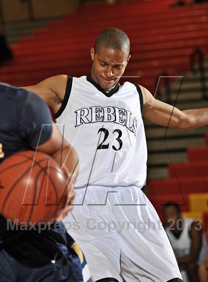Thumbnail 3 in Miller vs. Bellevue (MaxPreps Holiday Classic) photogallery.