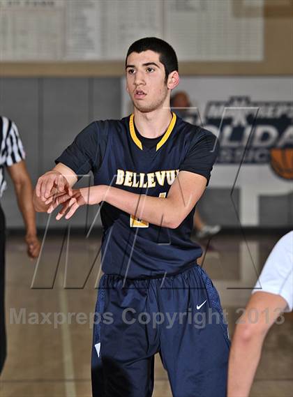 Thumbnail 3 in Miller vs. Bellevue (MaxPreps Holiday Classic) photogallery.