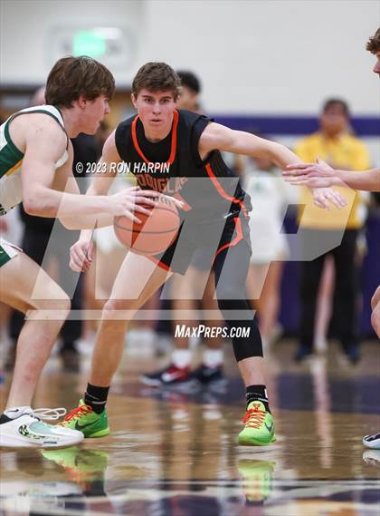 Thumbnail 3 in Douglas vs. Bishop Manogue photogallery.