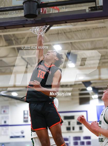 Thumbnail 2 in Douglas vs. Bishop Manogue photogallery.