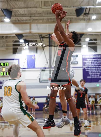 Thumbnail 3 in Douglas vs. Bishop Manogue photogallery.