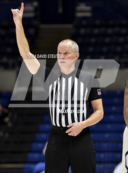 Thumbnail 1 in Valley Christian vs. Stone Ridge Christian (CIF SJS D6 Final) photogallery.