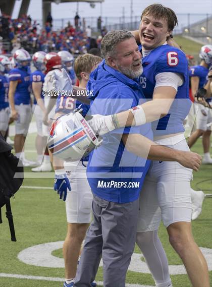 Thumbnail 1 in Westlake vs North Shore (TX UIL 6A D1 Football State Semifinal Playoff) photogallery.