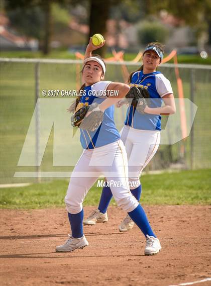 Thumbnail 2 in Rio Mesa vs. Agoura photogallery.
