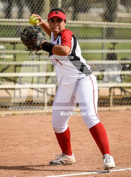 Thumbnail 3 in Rio Mesa vs. Agoura photogallery.