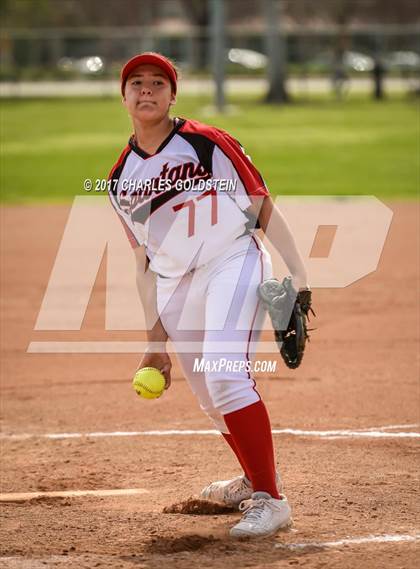 Thumbnail 2 in Rio Mesa vs. Agoura photogallery.